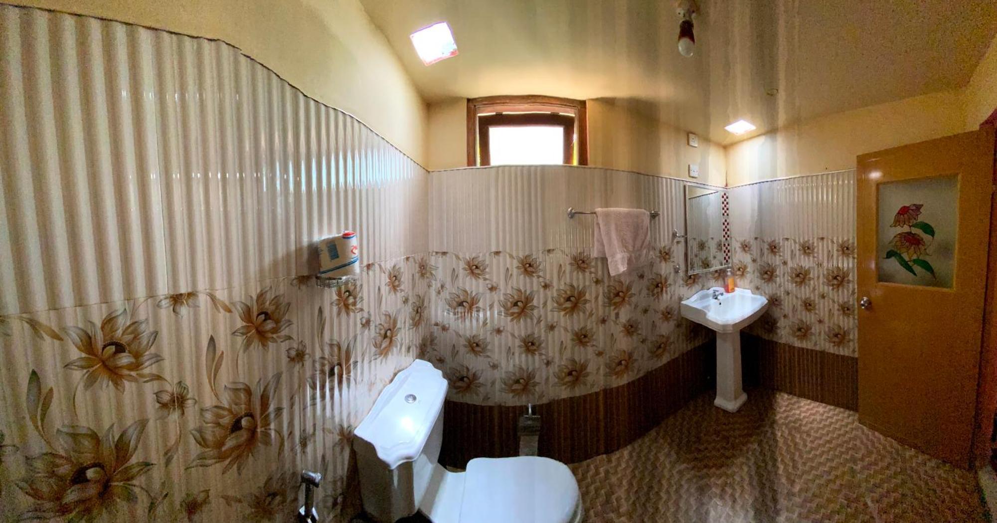 Omi Relax Inn Ела Екстериор снимка